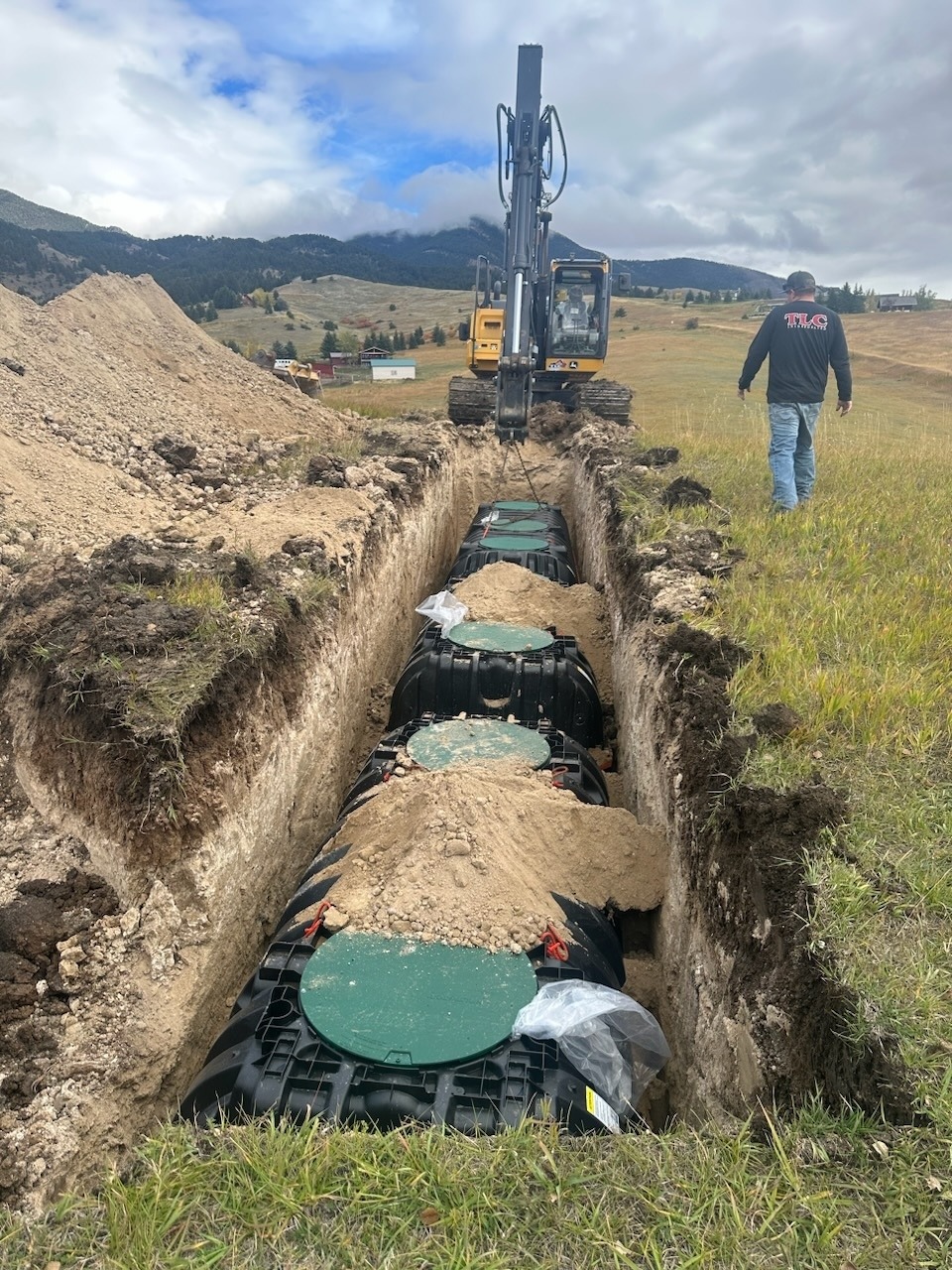 Installing Septic Tanks 